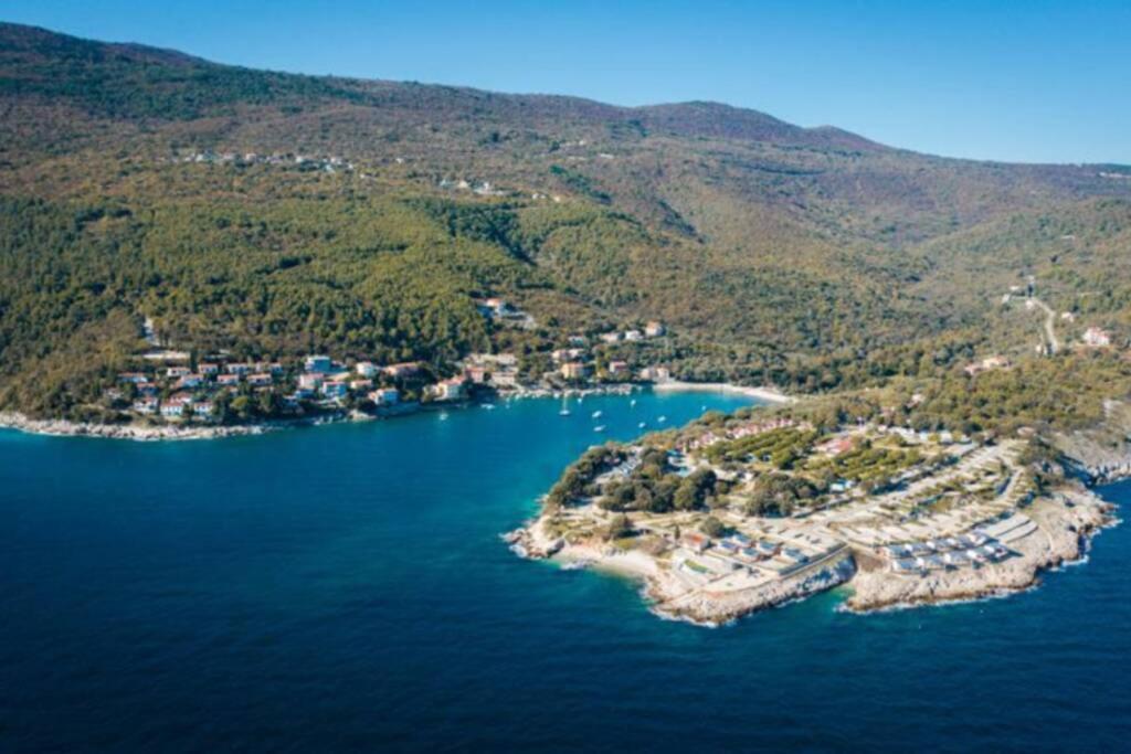 Raša Apartment By The Sea- Santa Marina מראה חיצוני תמונה